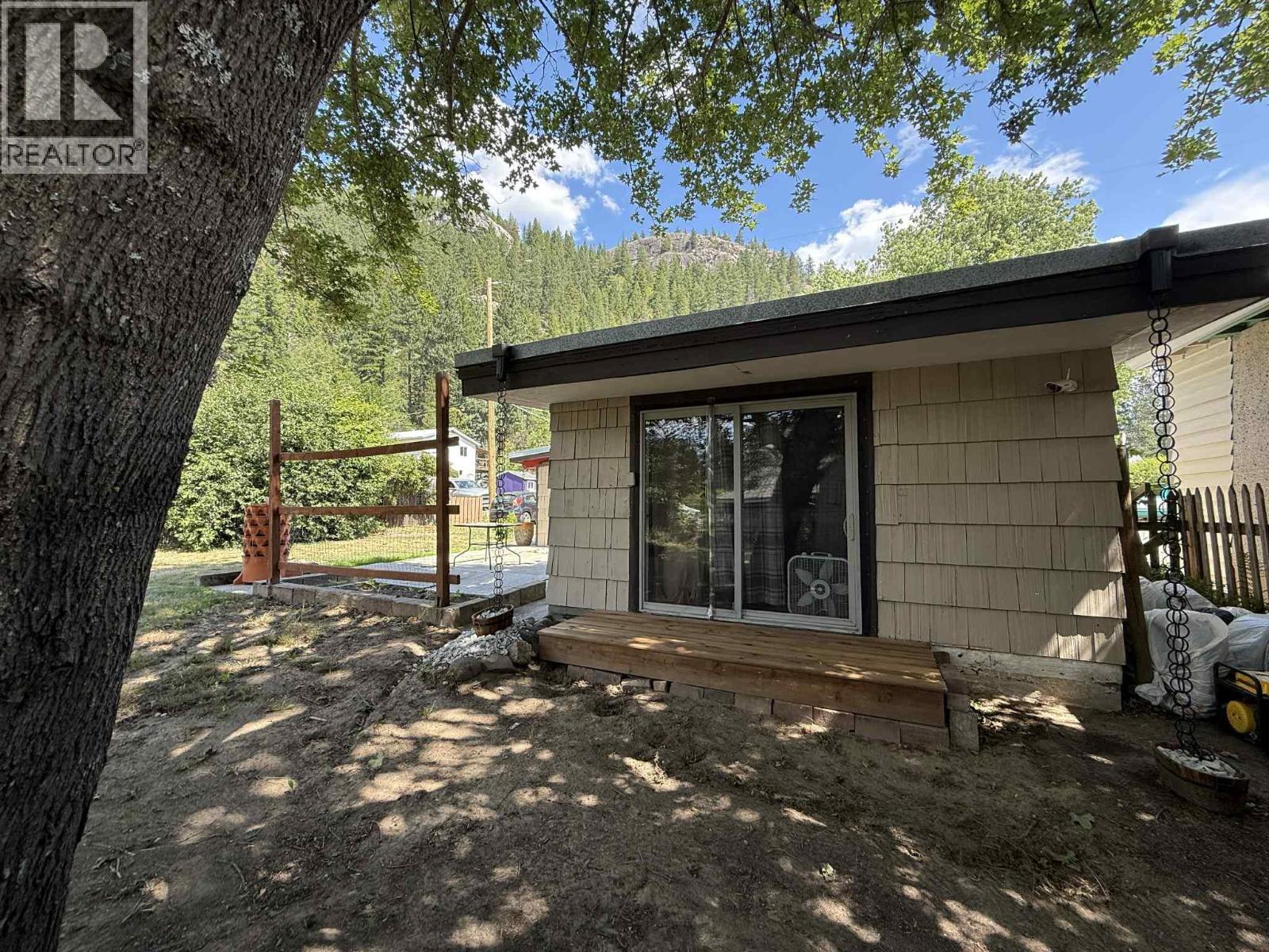 1114 Columbia Heights, Robson, British Columbia  V0G 1X0 - Photo 26 - 10358606