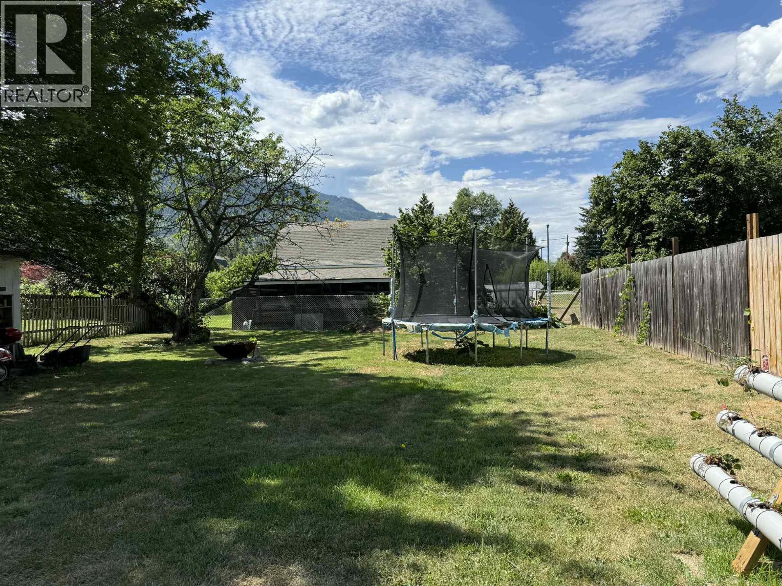 1114 Columbia Heights, Robson, British Columbia  V0G 1X0 - Photo 29 - 10358606