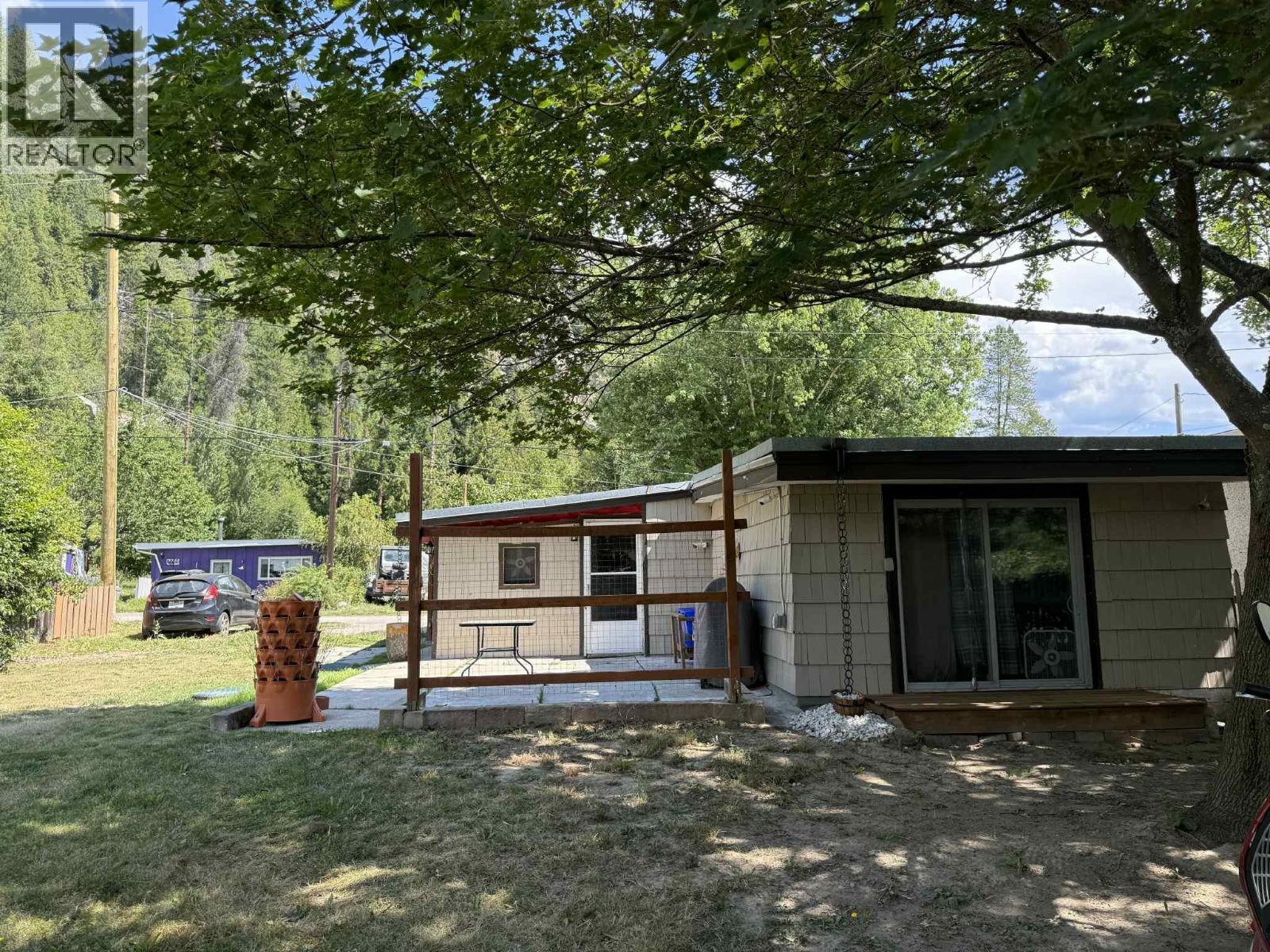 1114 Columbia Heights, Robson, British Columbia  V0G 1X0 - Photo 33 - 10358606