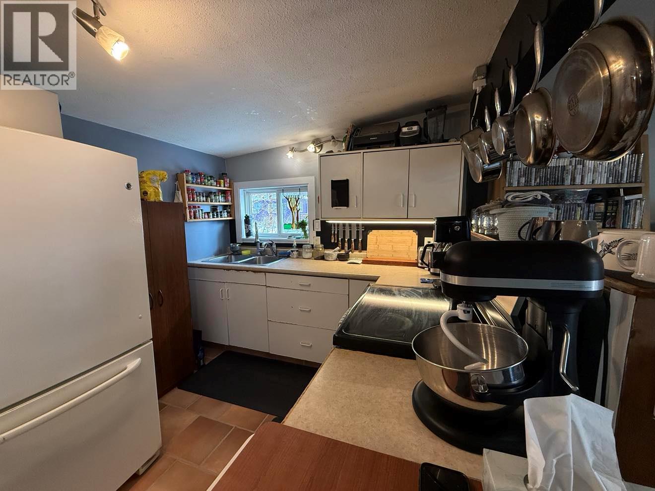 1114 Columbia Heights, Robson, British Columbia  V0G 1X0 - Photo 8 - 10358606