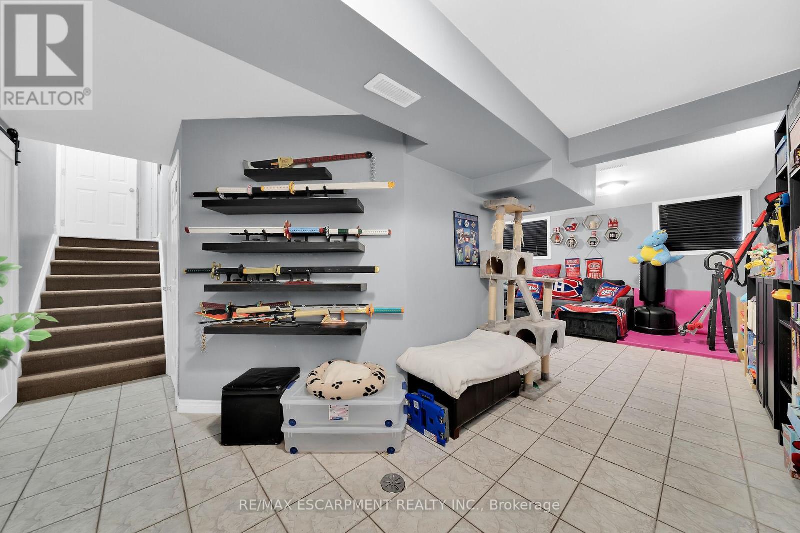 2 Tyler Drive, Hamilton, Ontario  L8E 4W9 - Photo 33 - X12334055
