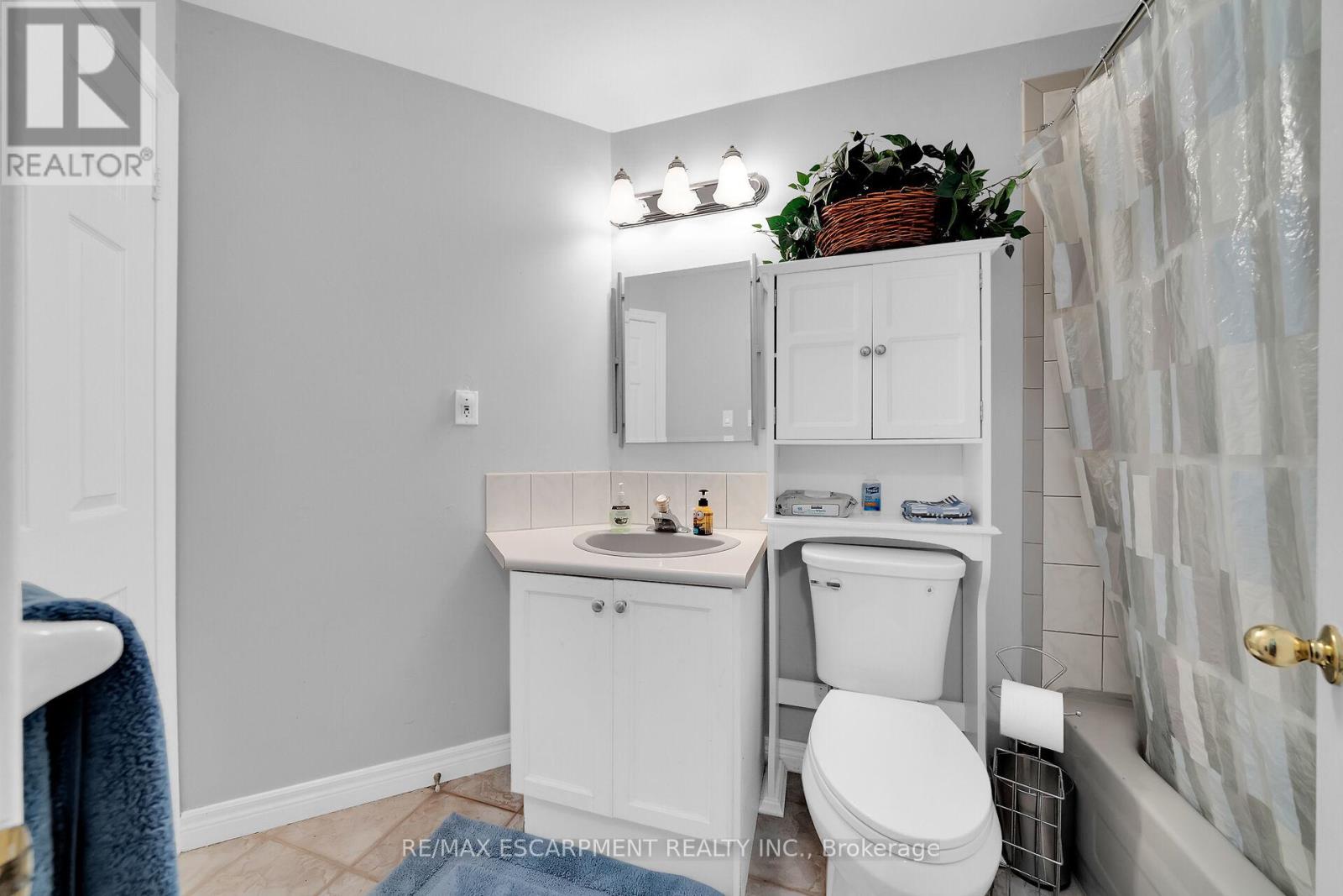 2 Tyler Drive, Hamilton, Ontario  L8E 4W9 - Photo 37 - X12334055