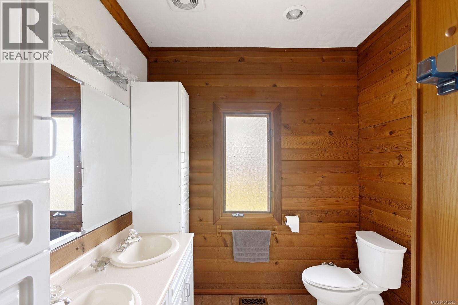 9775 West Saanich Rd, North Saanich, British Columbia  V8L 5T5 - Photo 19 - 1010623