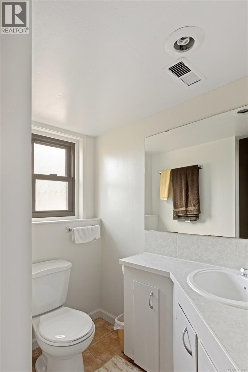 9775 West Saanich Rd, North Saanich, British Columbia  V8L 5T5 - Photo 44 - 1010623