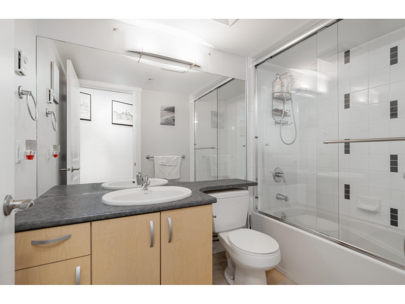 305 20750 Duncan Way, Langley, British Columbia  V3A 9J6 - Photo 12 - R3035330