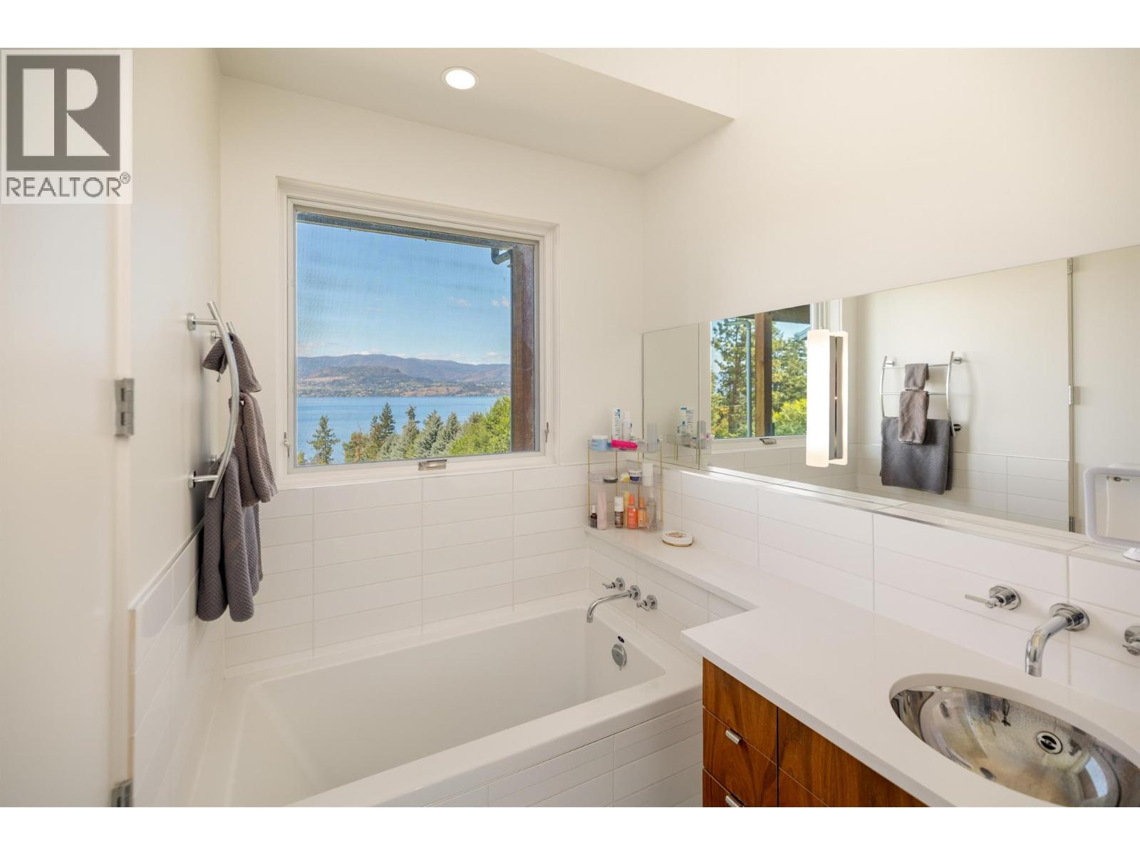 4840 Lakeshore Road, Kelowna, British Columbia  V1W 4H6 - Photo 62 - 10358738