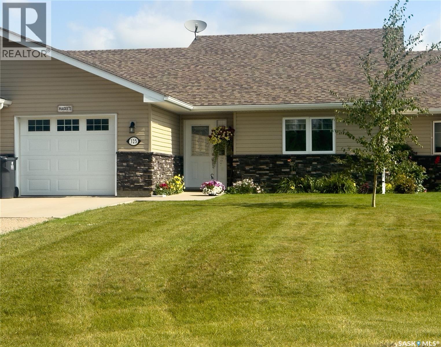 325 2nd Street, Waldheim, Saskatchewan  S0K 4R0 - Photo 2 - SK015150