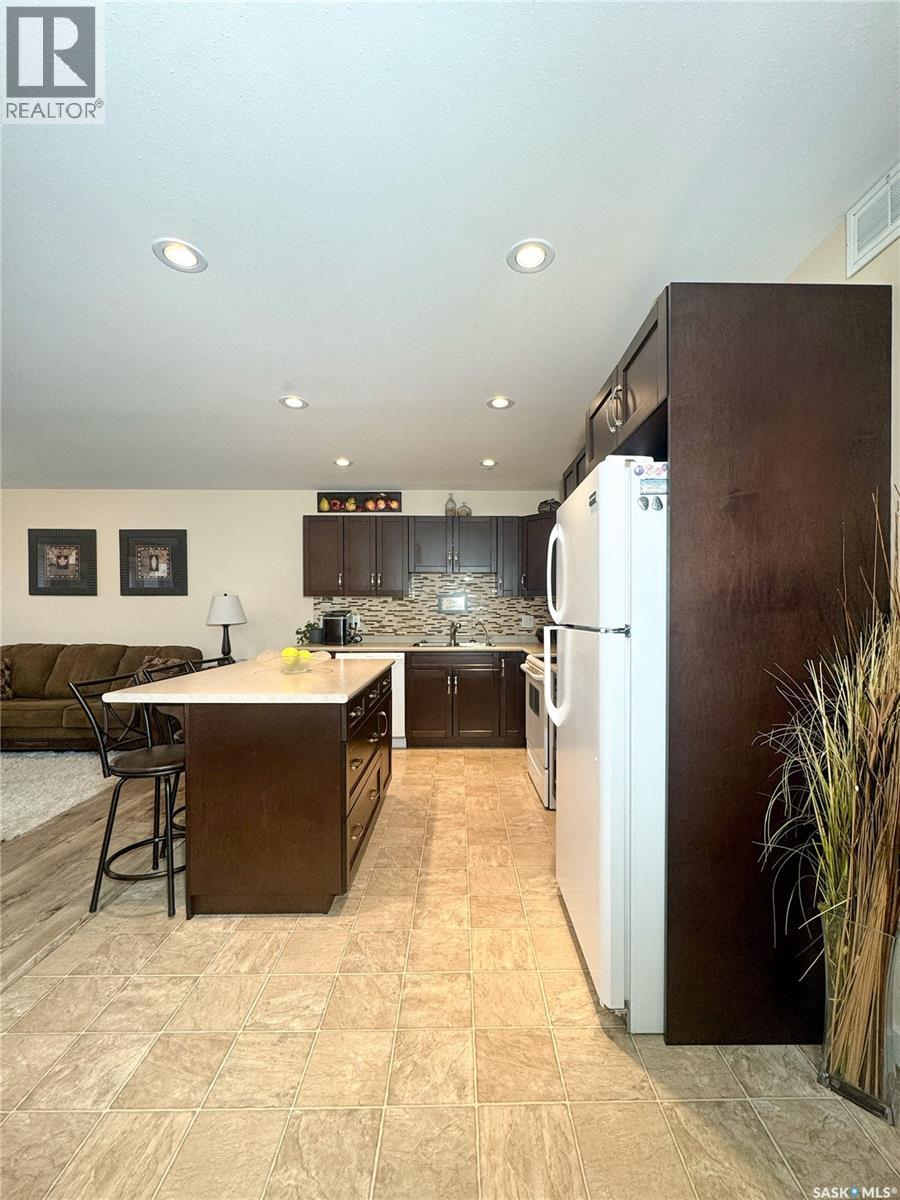 325 2nd Street, Waldheim, Saskatchewan  S0K 4R0 - Photo 7 - SK015150