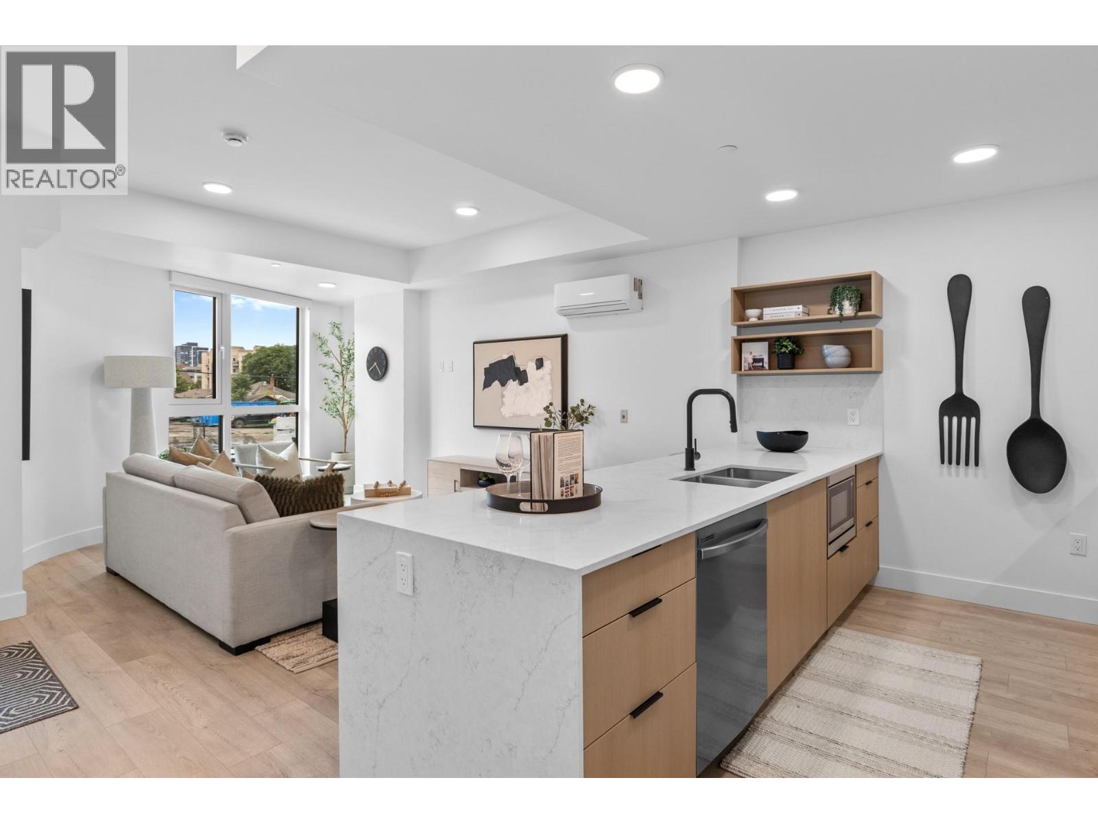 620 Coronation Avenue Unit# 102, Kelowna, British Columbia
