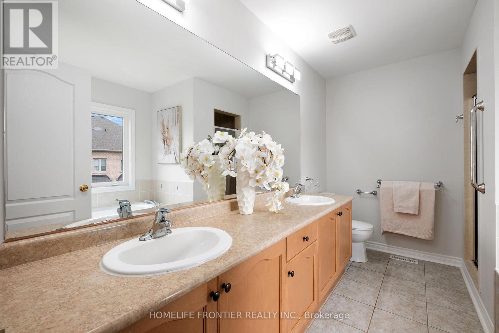 92 Wardlaw Place, Vaughan, Ontario  L4H 0Z9 - Photo 17 - N12334175
