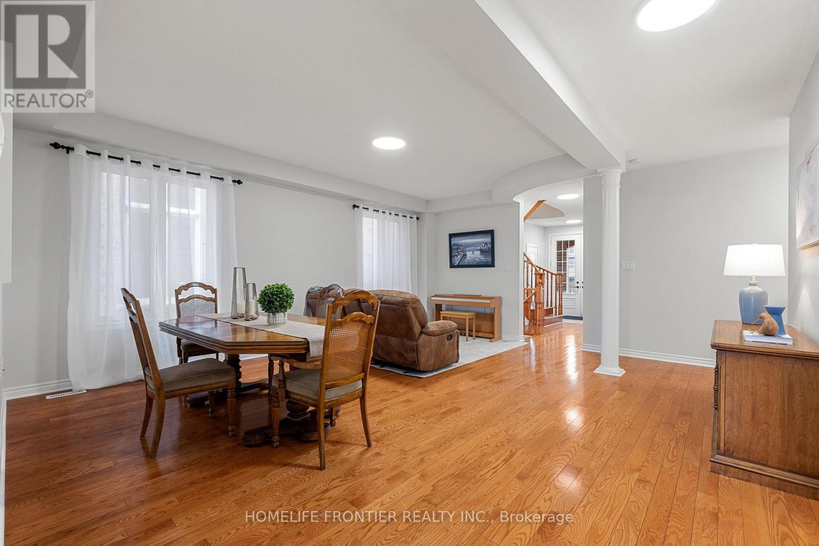 92 Wardlaw Place, Vaughan, Ontario  L4H 0Z9 - Photo 6 - N12334175