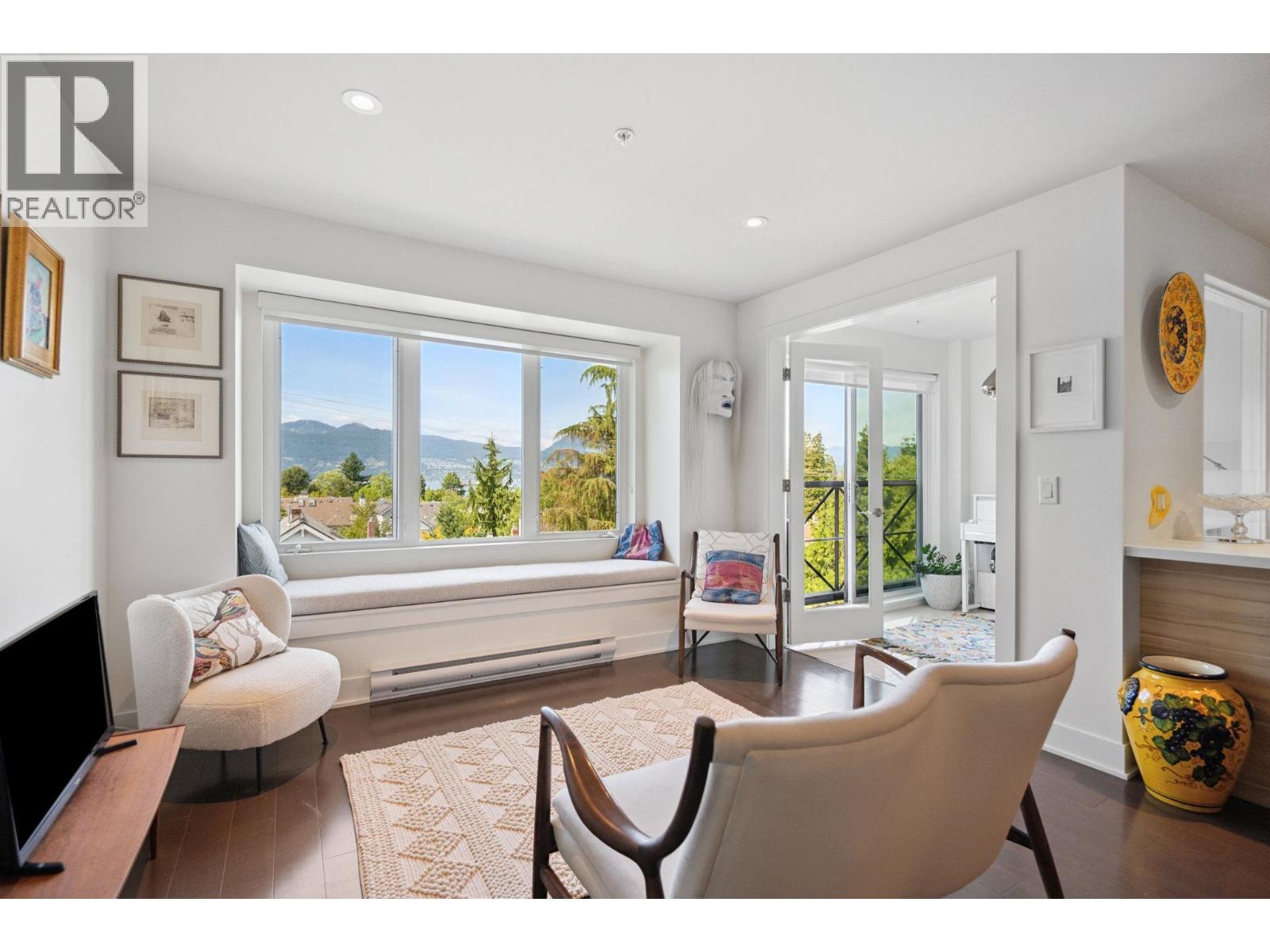 306 4463 W 10TH AVENUE, Vancouver, British Columbia