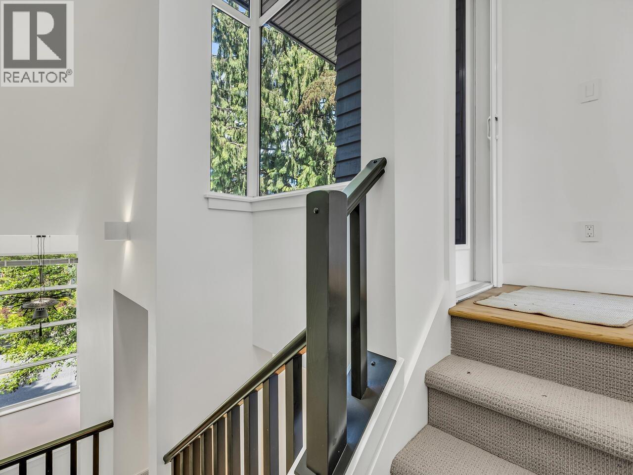 Property at 1664 ST.GEORGES AVENUE image 4
