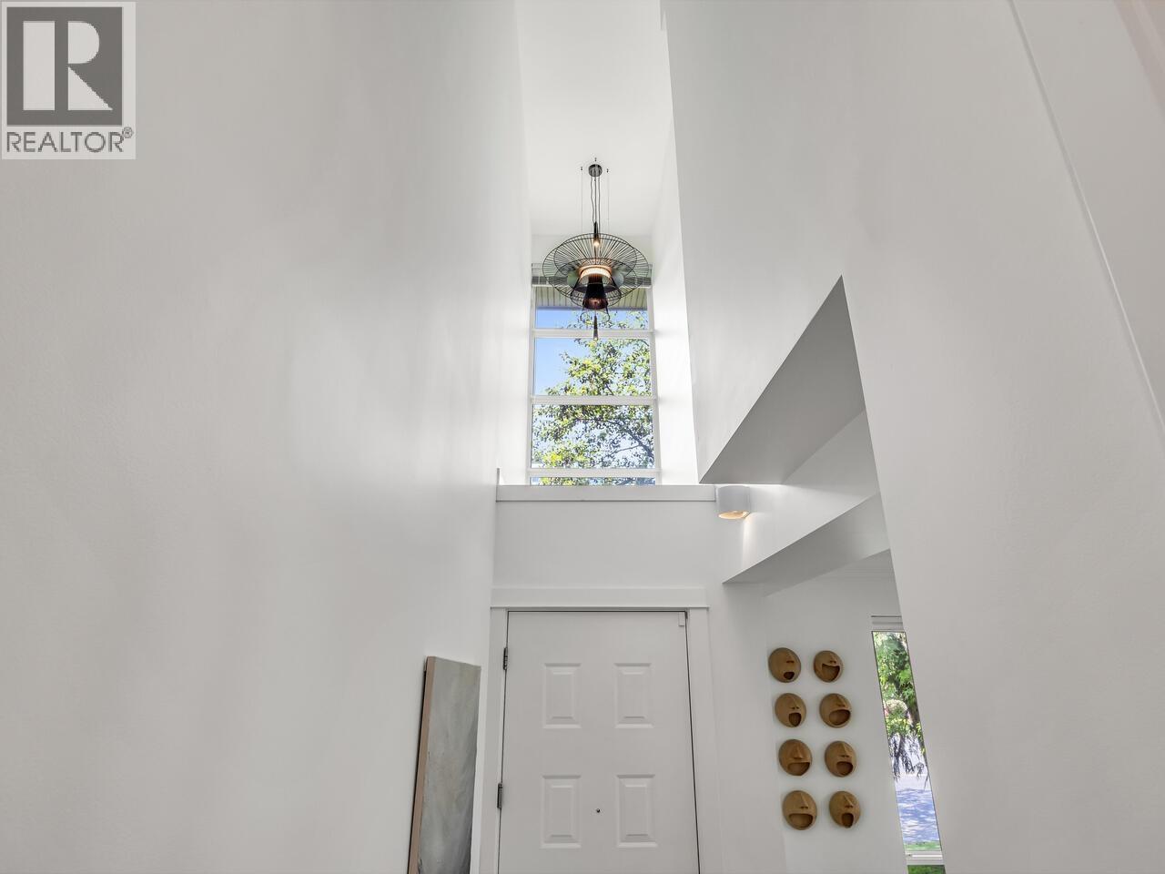 Property at 1664 ST.GEORGES AVENUE image 3