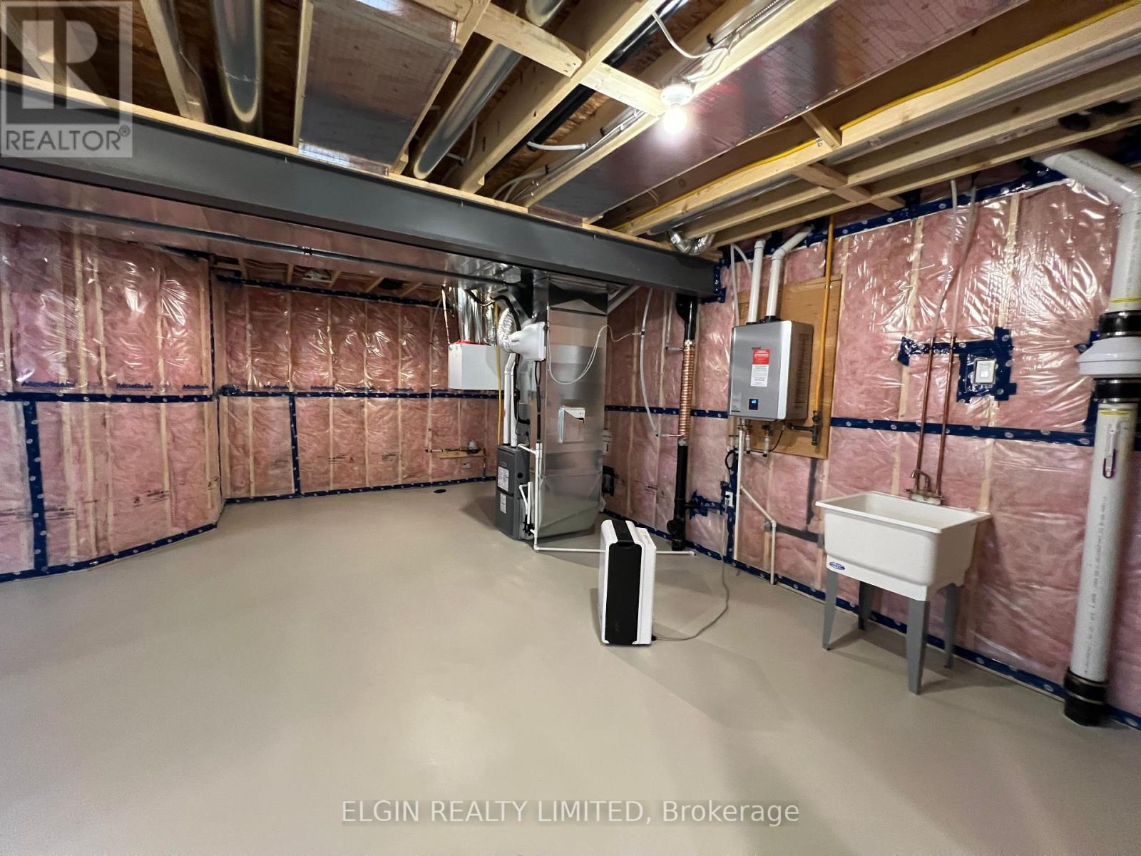 Photo 24 of 27 for 45 Hemlock Crescent