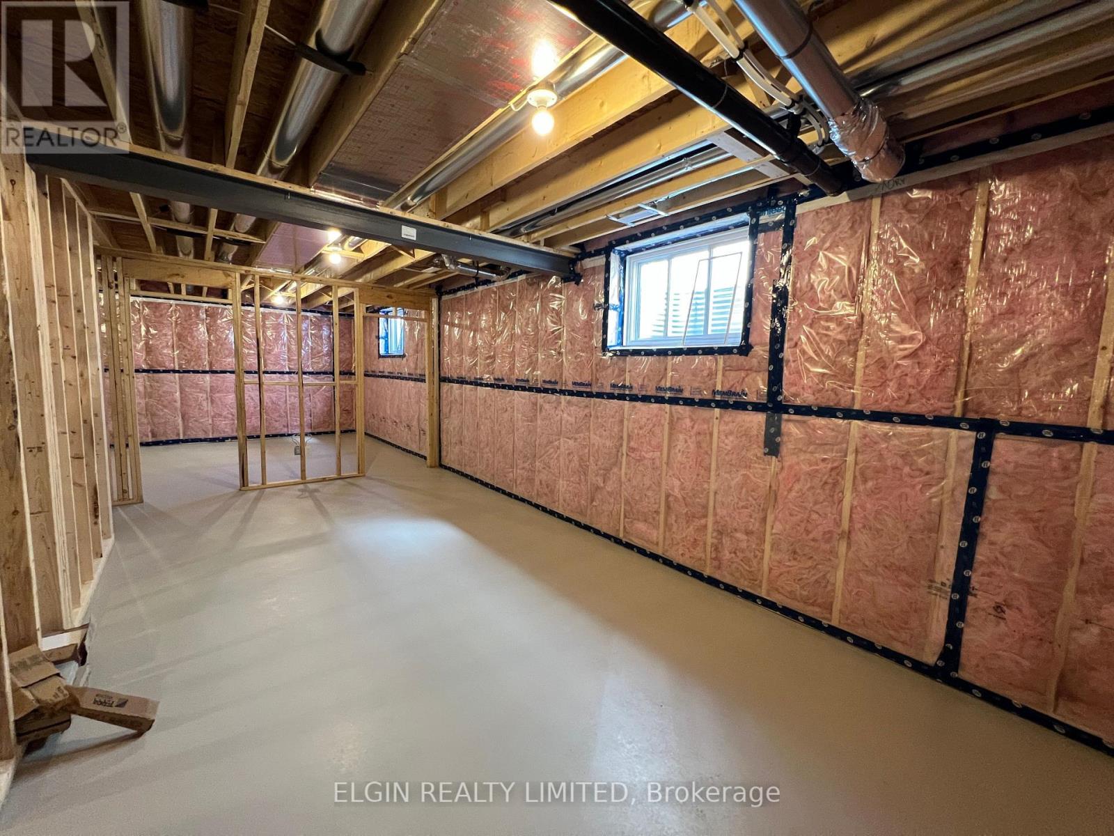 Photo 25 of 27 for 45 Hemlock Crescent