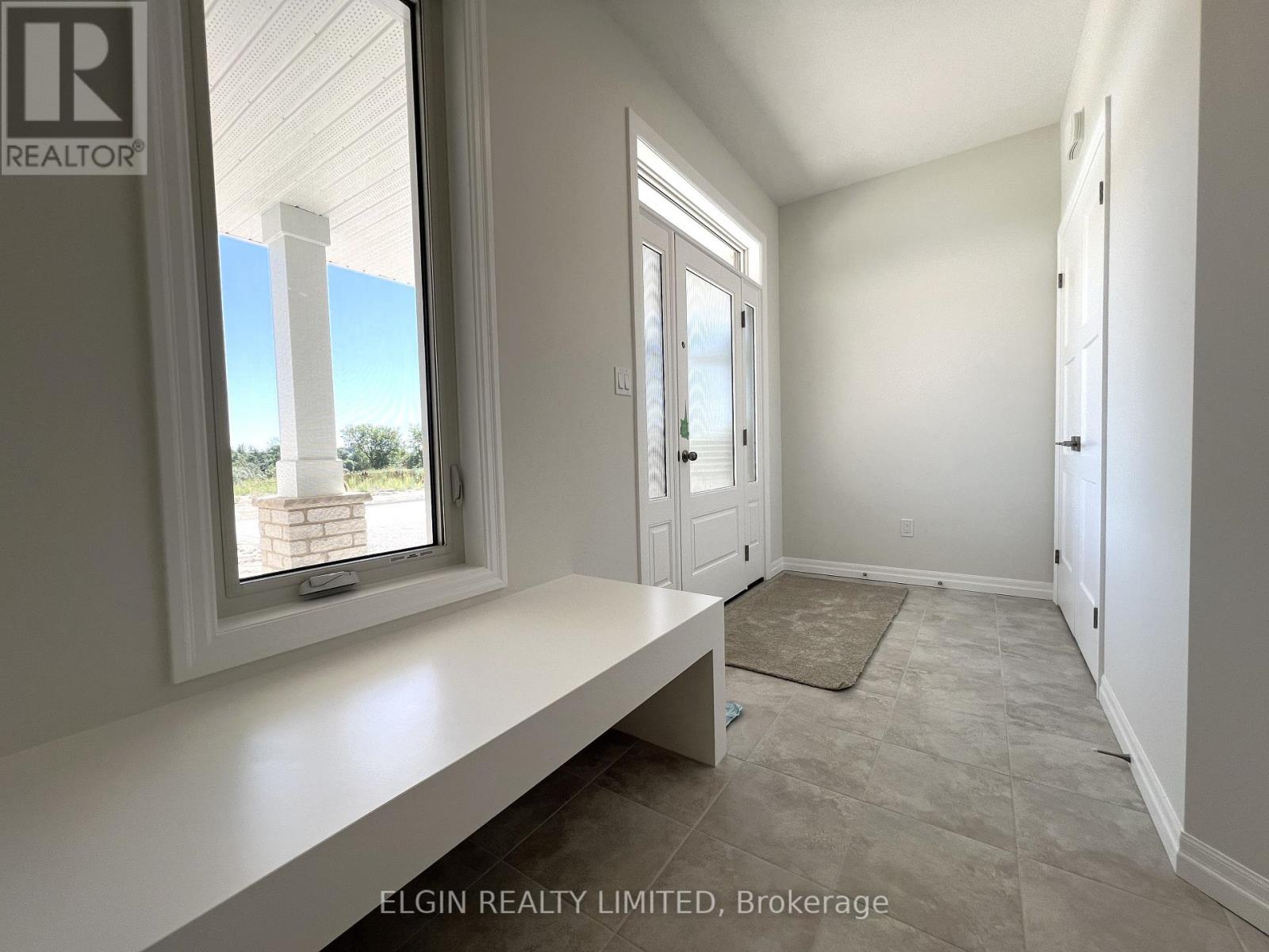 Photo 3 of 27 for 45 Hemlock Crescent