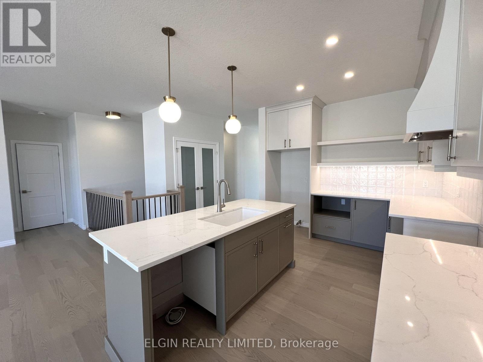 Photo 8 of 27 for 45 Hemlock Crescent