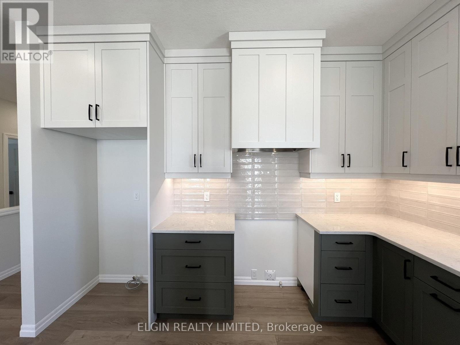 Photo 11 of 26 for 47 Hemlock Crescent