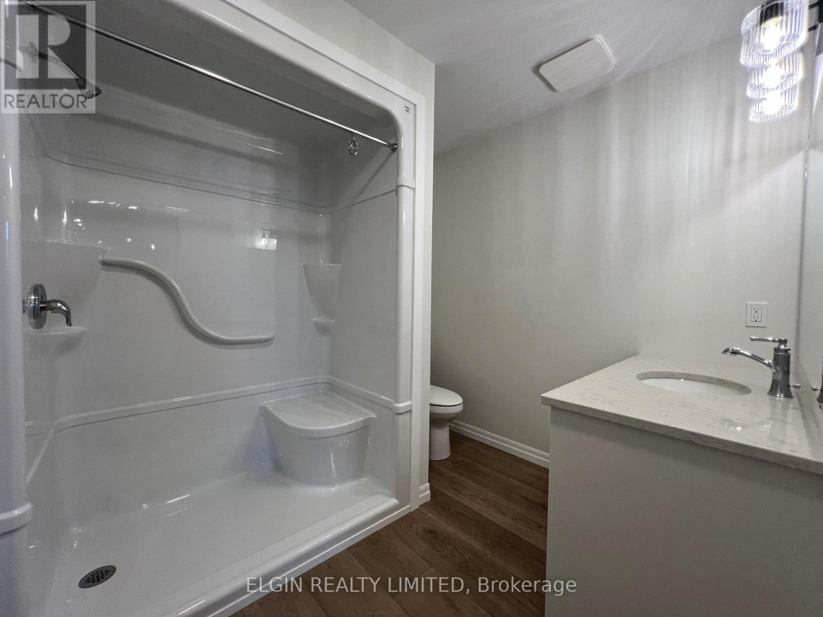 Photo 21 of 26 for 47 Hemlock Crescent