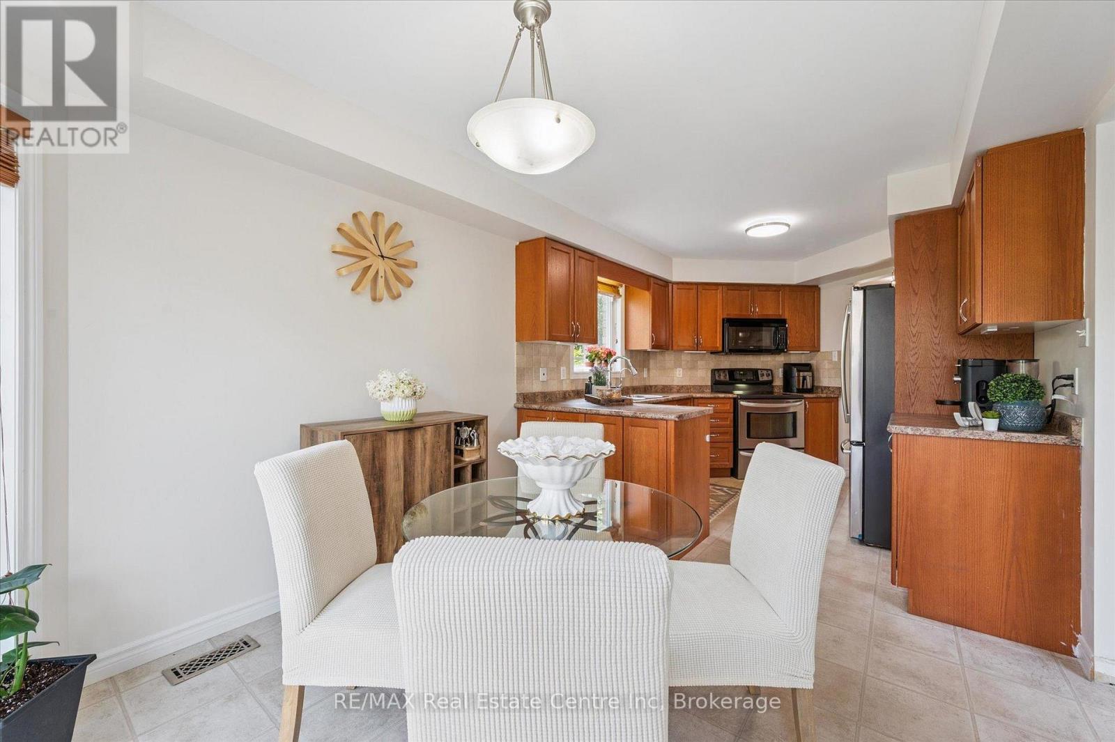 24 Wilkie Crescent, Guelph, Ontario  N1L 0B1 - Photo 11 - X12333605