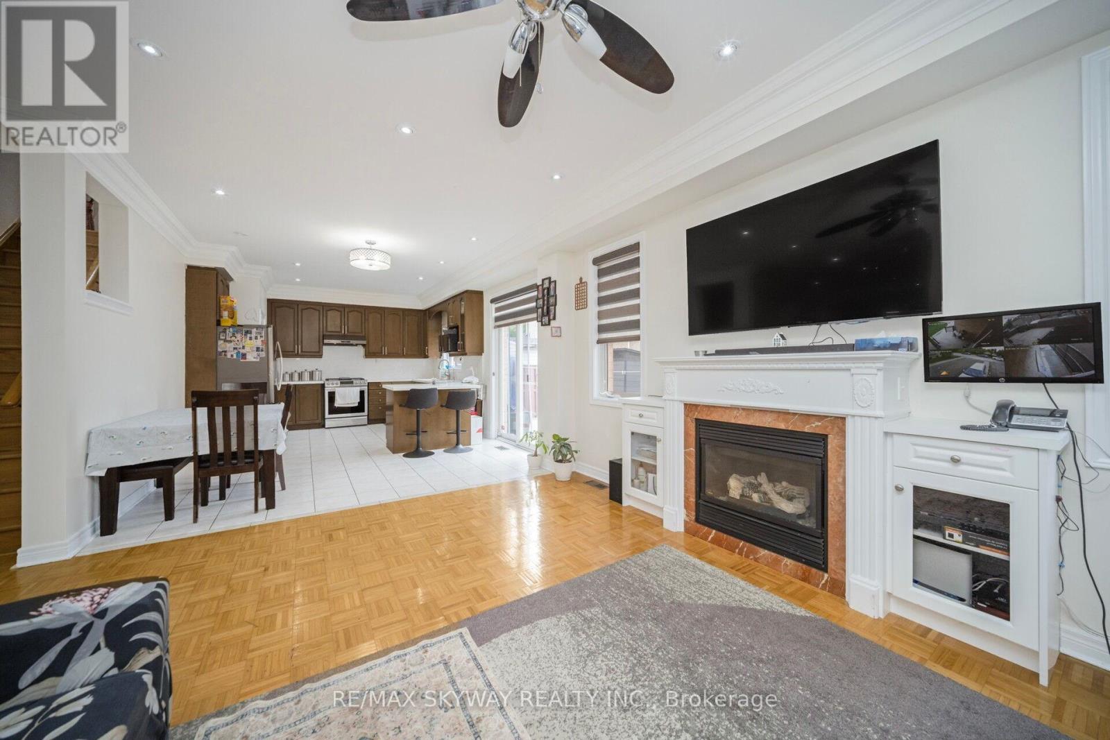 15 Borneo Crescent, Brampton, Ontario  L6R 3C6 - Photo 16 - W12334193