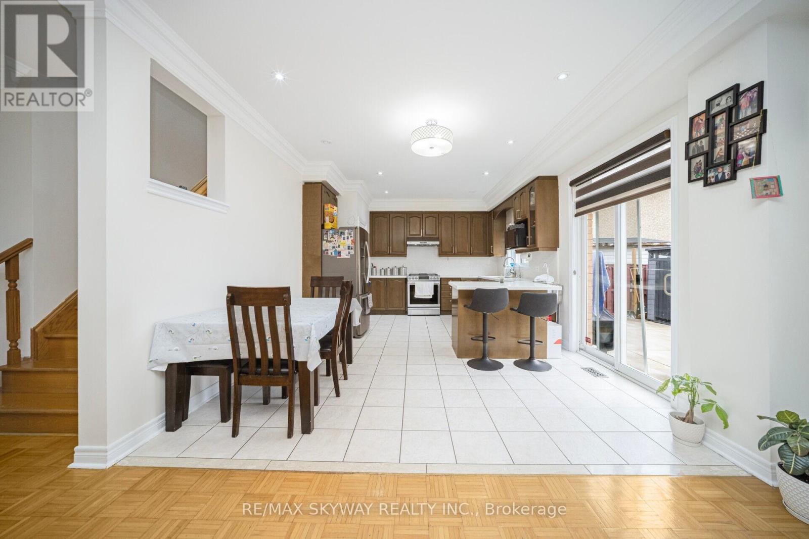 15 Borneo Crescent, Brampton, Ontario  L6R 3C6 - Photo 17 - W12334193