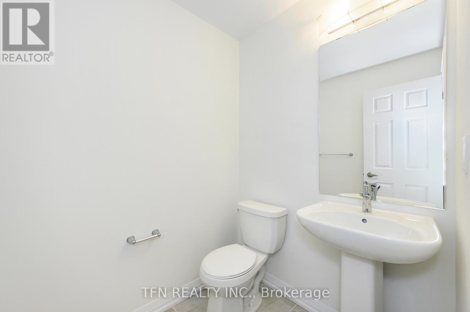 36 Stanley Avenue, Haldimand, Ontario  N3W 0J8 - Photo 10 - X12334187
