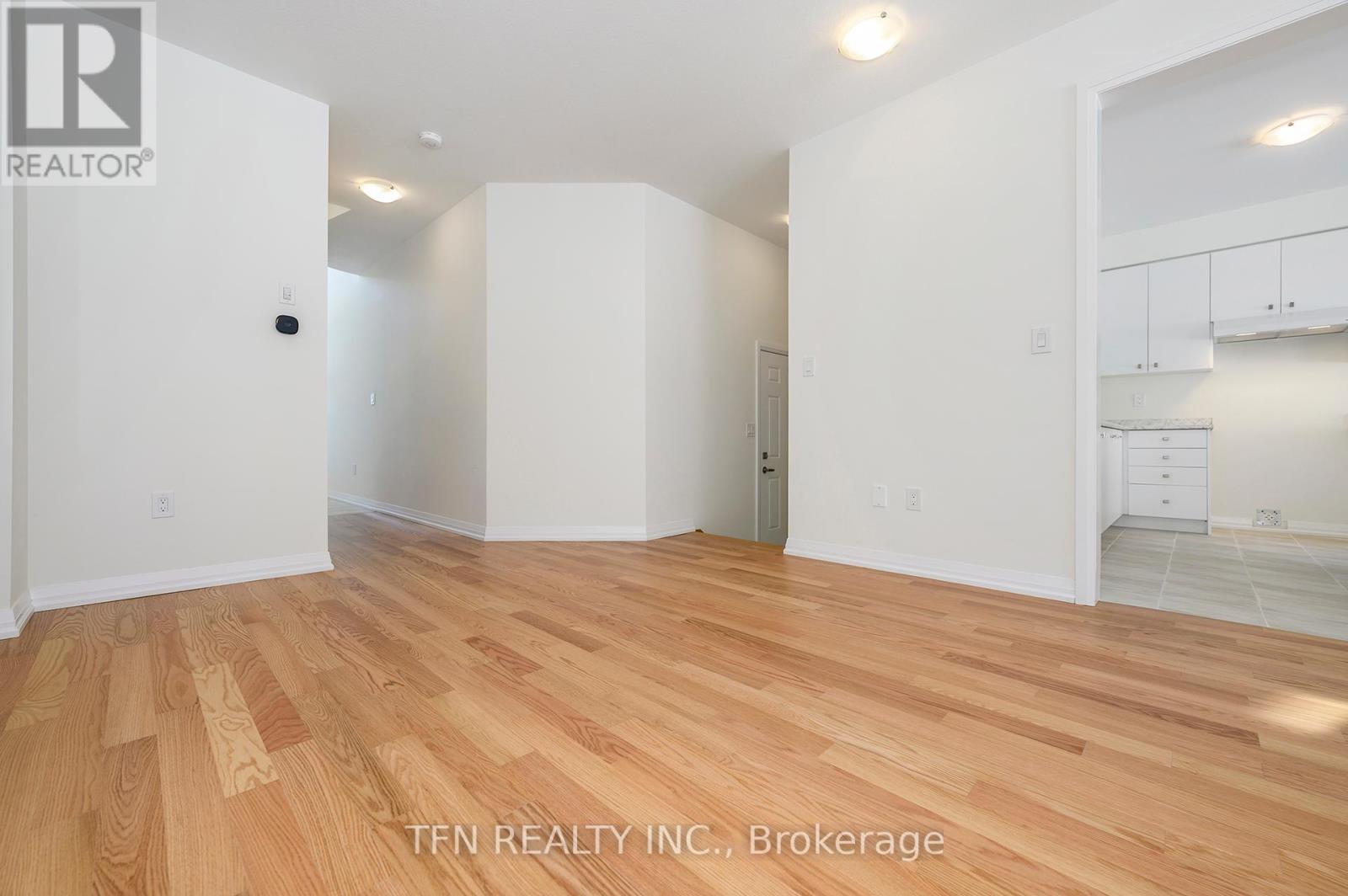 36 Stanley Avenue, Haldimand, Ontario  N3W 0J8 - Photo 8 - X12334187
