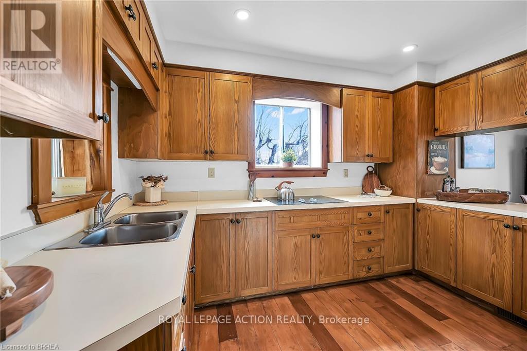 119 Wetmores Road, Brant, Ontario  N0E 1K0 - Photo 10 - X12334209