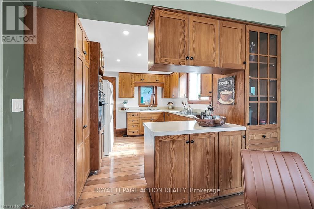 119 Wetmores Road, Brant, Ontario  N0E 1K0 - Photo 13 - X12334209