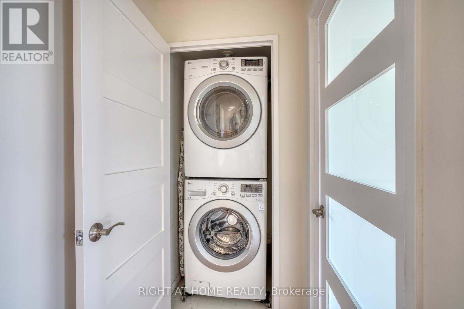 902 - 81 Townsgate Drive, Vaughan, Ontario  L4J 8E6 - Photo 18 - N12333024