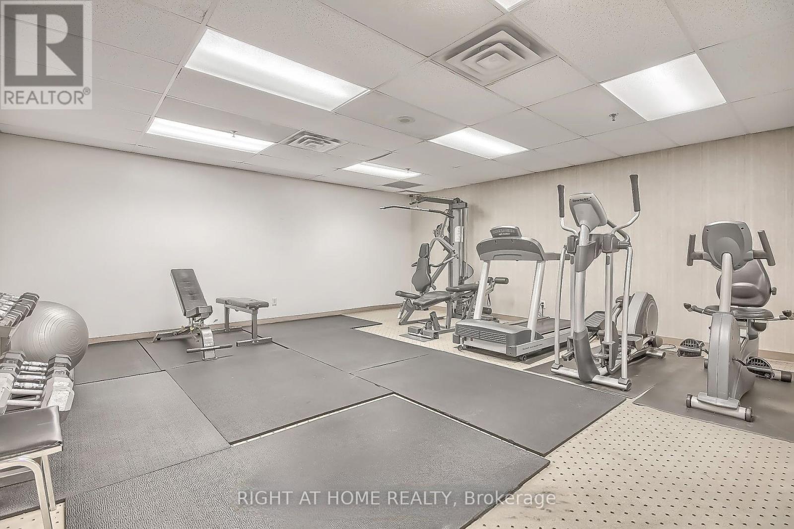 902 - 81 Townsgate Drive, Vaughan, Ontario  L4J 8E6 - Photo 22 - N12333024