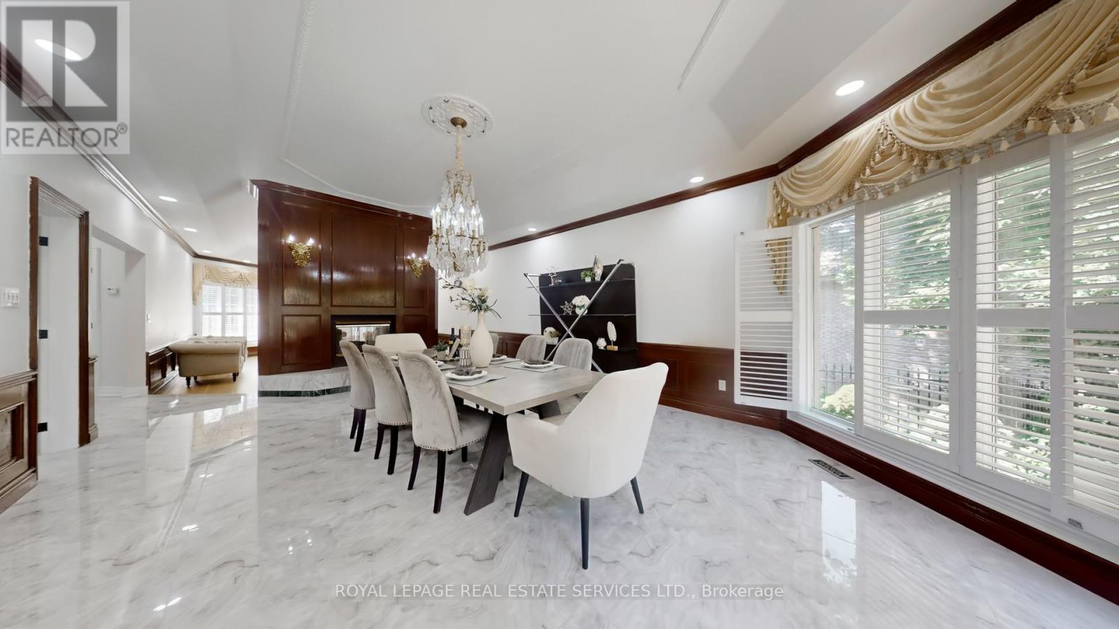 2416 Mississauga Road, Mississauga, Ontario  L5H 2L1 - Photo 9 - W12320959