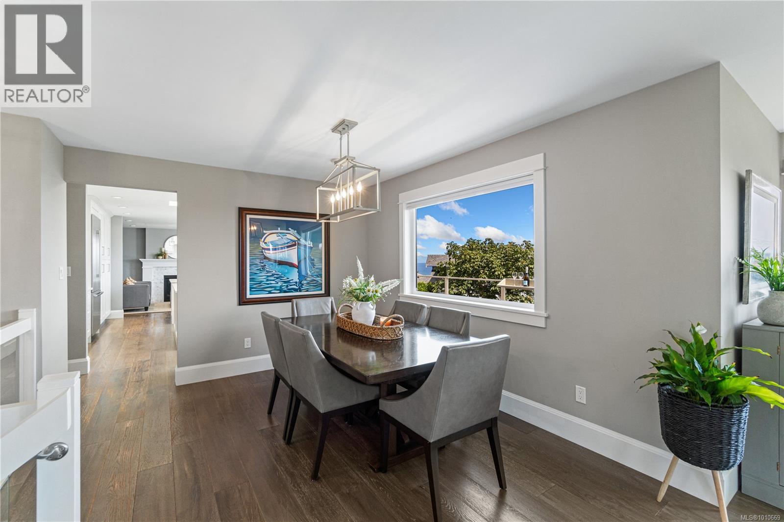 Property at 129 Sharon Pl image 3