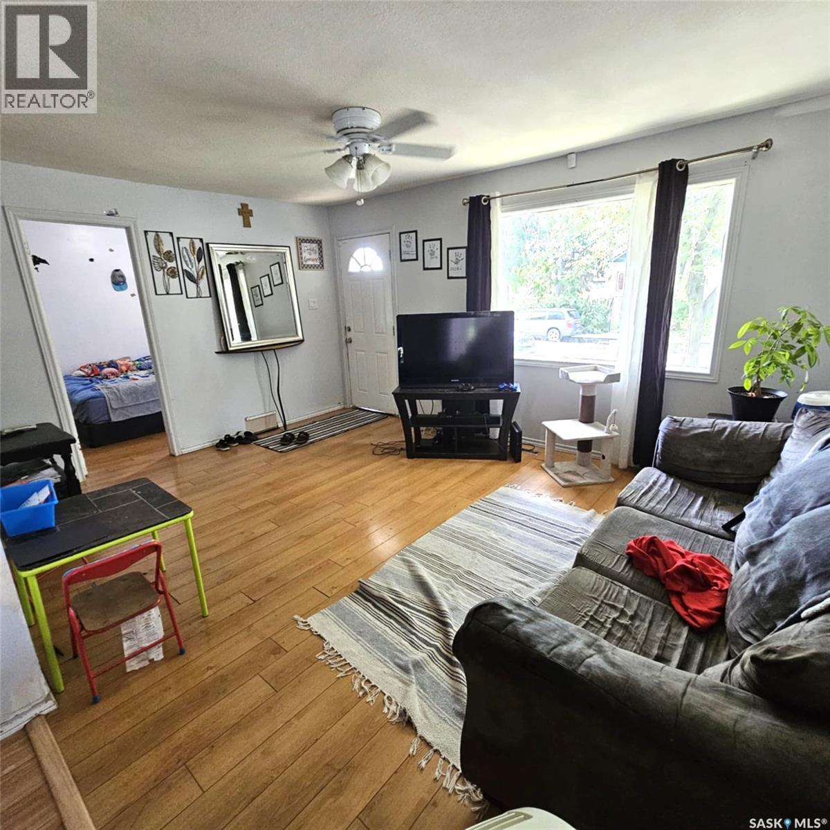 1261 Atkinson Street, Regina, Saskatchewan  S4N 3V7 - Photo 2 - SK015153
