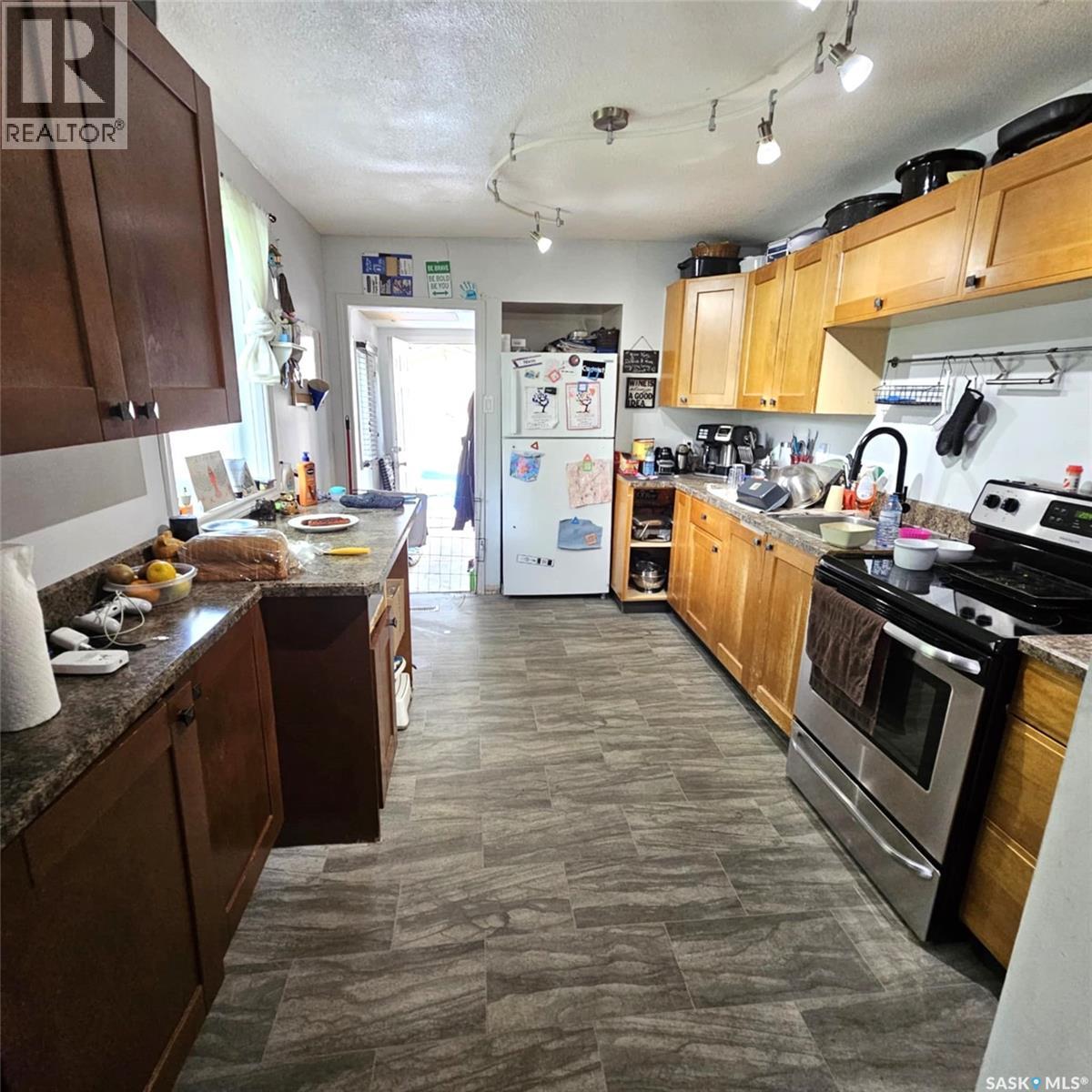 1261 Atkinson Street, Regina, Saskatchewan  S4N 3V7 - Photo 4 - SK015153