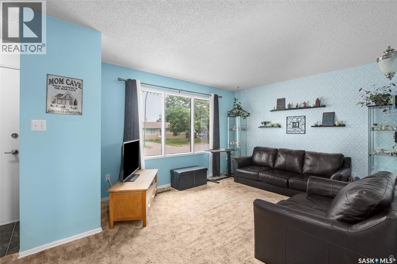 425 30th Street E, Prince Albert, Saskatchewan  S6V 1Z5 - Photo 2 - SK015146