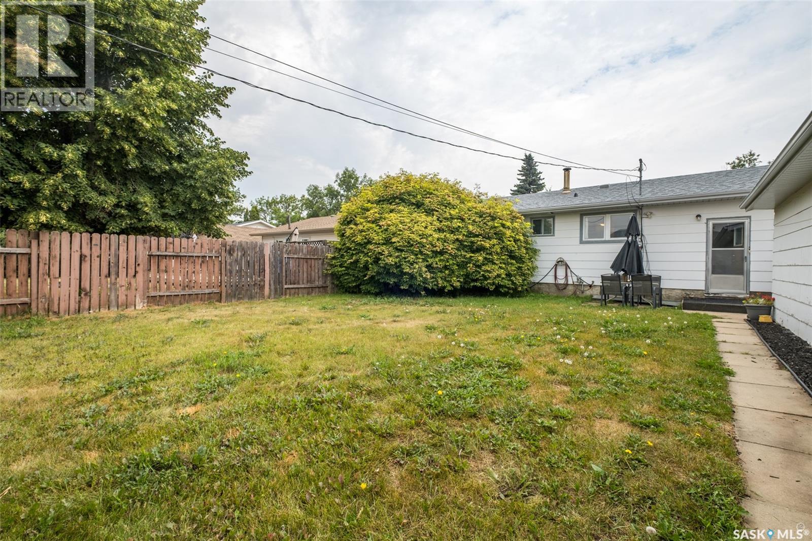 425 30th Street E, Prince Albert, Saskatchewan  S6V 1Z5 - Photo 27 - SK015146