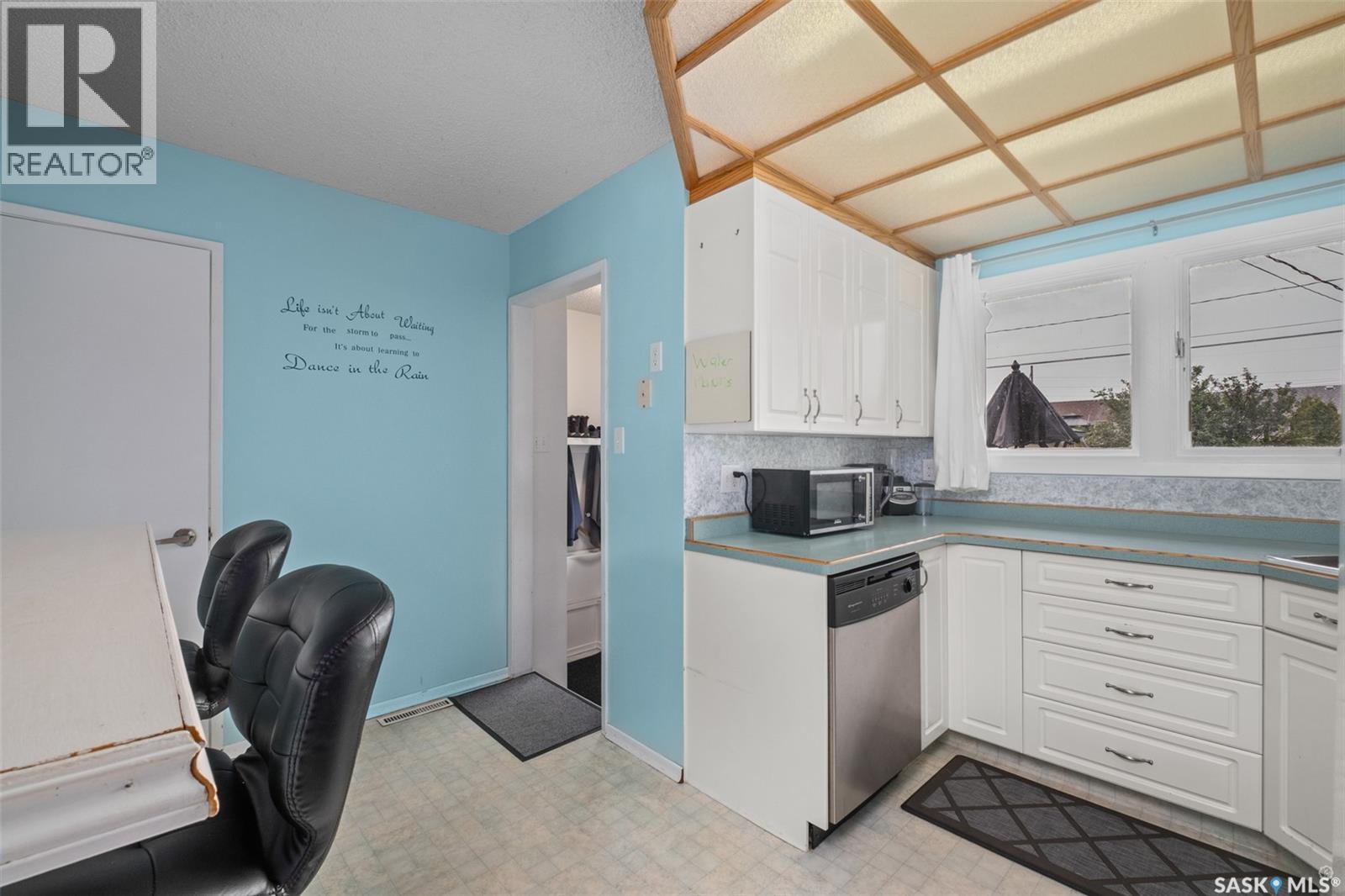 425 30th Street E, Prince Albert, Saskatchewan  S6V 1Z5 - Photo 8 - SK015146