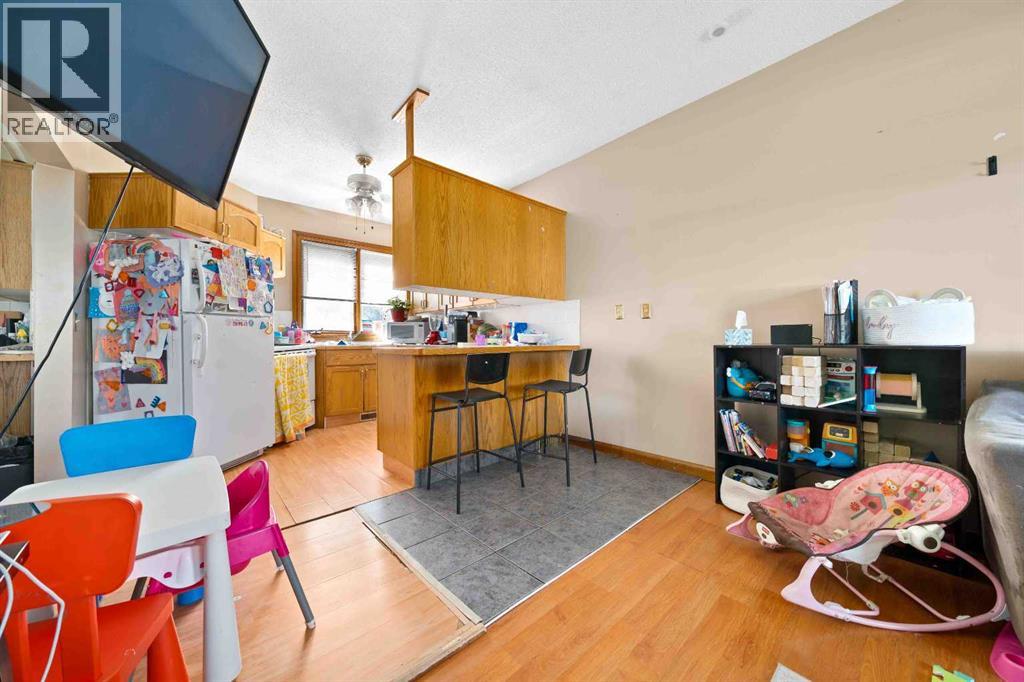 Property at 831A 4 Street SE image 5
