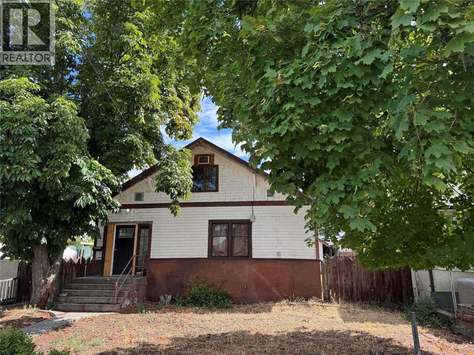 468 Van Horne Street, Main North, Penticton  by Norm Davies Okanagan Real Estate 468 Van Horne Street, Main North, Penticton