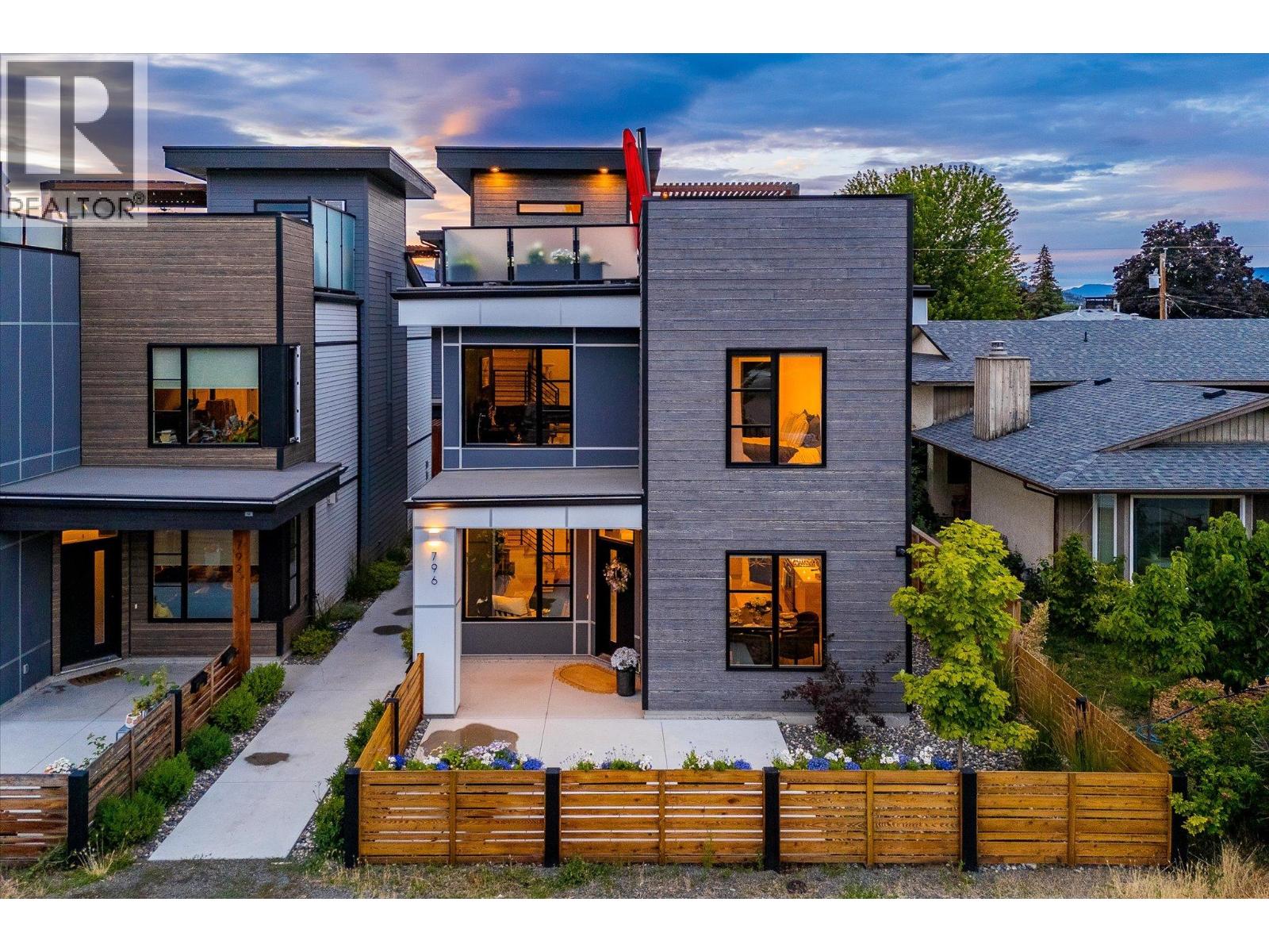 796 Wardlaw Avenue, kelowna, British Columbia