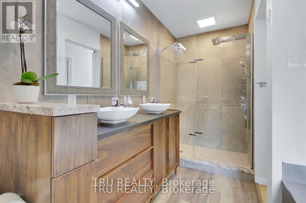 36 Varley Drive, Ottawa, Ontario  K2K 1G2 - Photo 35 - X12334390
