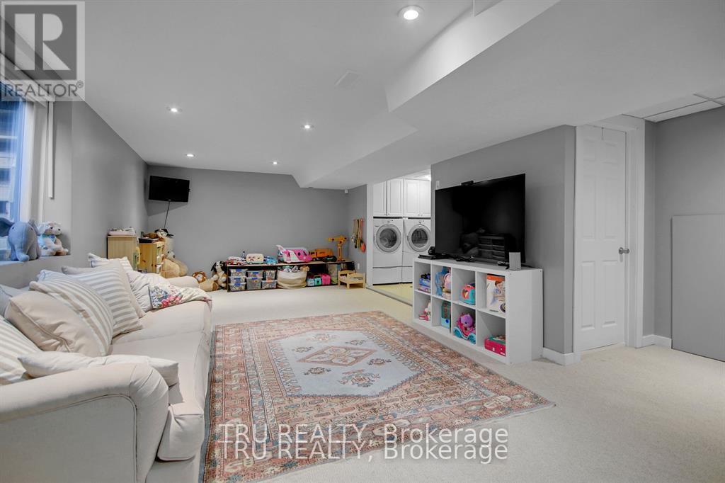 36 Varley Drive, Ottawa, Ontario  K2K 1G2 - Photo 37 - X12334390