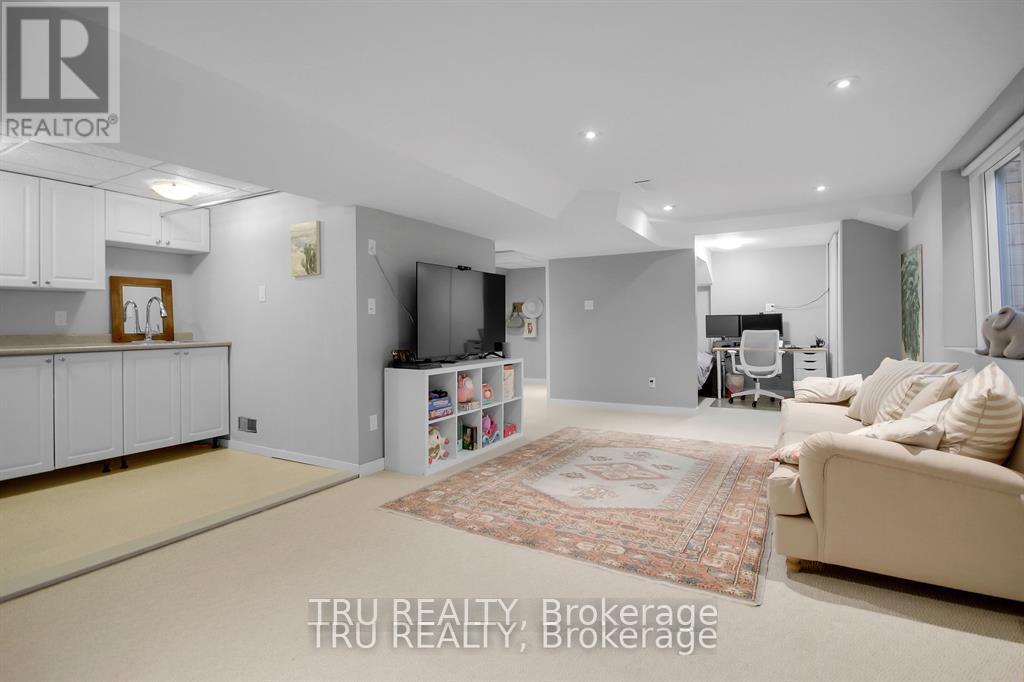 36 Varley Drive, Ottawa, Ontario  K2K 1G2 - Photo 38 - X12334390