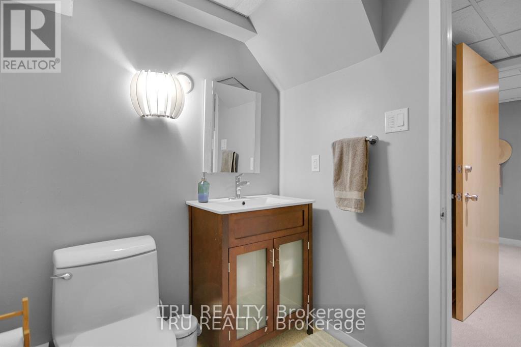 36 Varley Drive, Ottawa, Ontario  K2K 1G2 - Photo 40 - X12334390