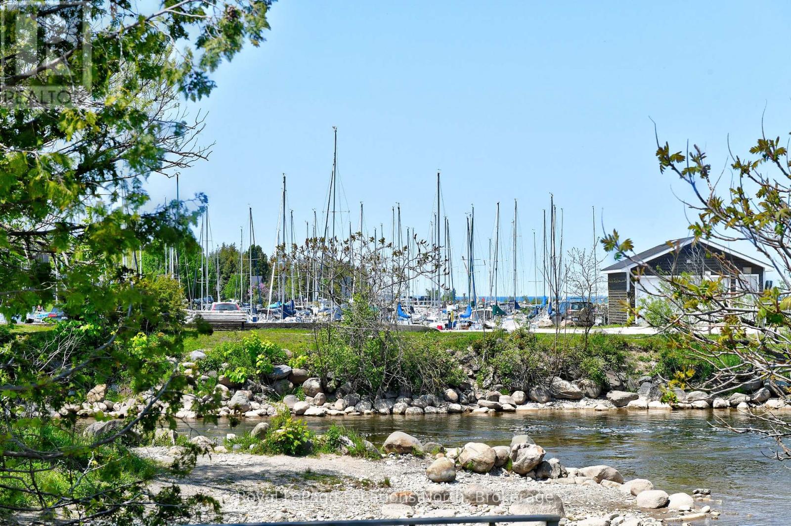 104 - 10 Bay Street E, Blue Mountains, Ontario  N0H 2P0 - Photo 34 - X12194390