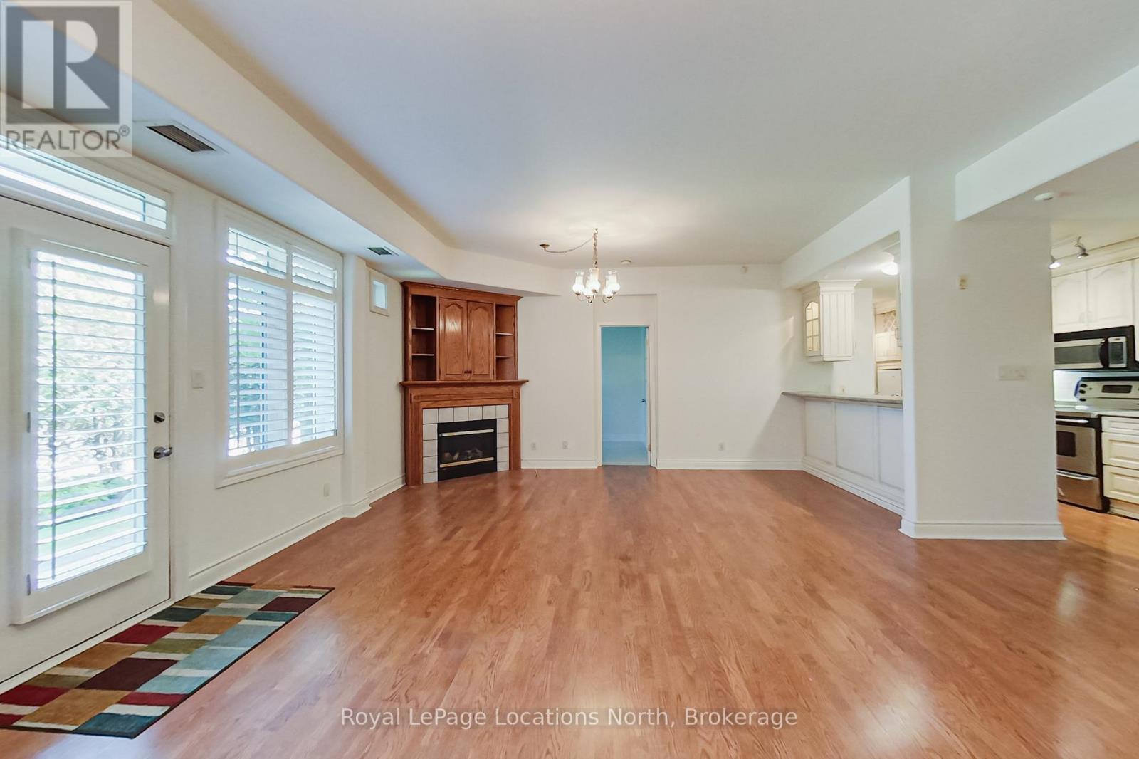 104 - 10 Bay Street E, Blue Mountains, Ontario  N0H 2P0 - Photo 6 - X12194390