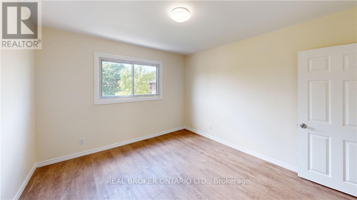 416 Lancaster Street W, Kitchener, Ontario  N2H 4V9 - Photo 6 - X12334256